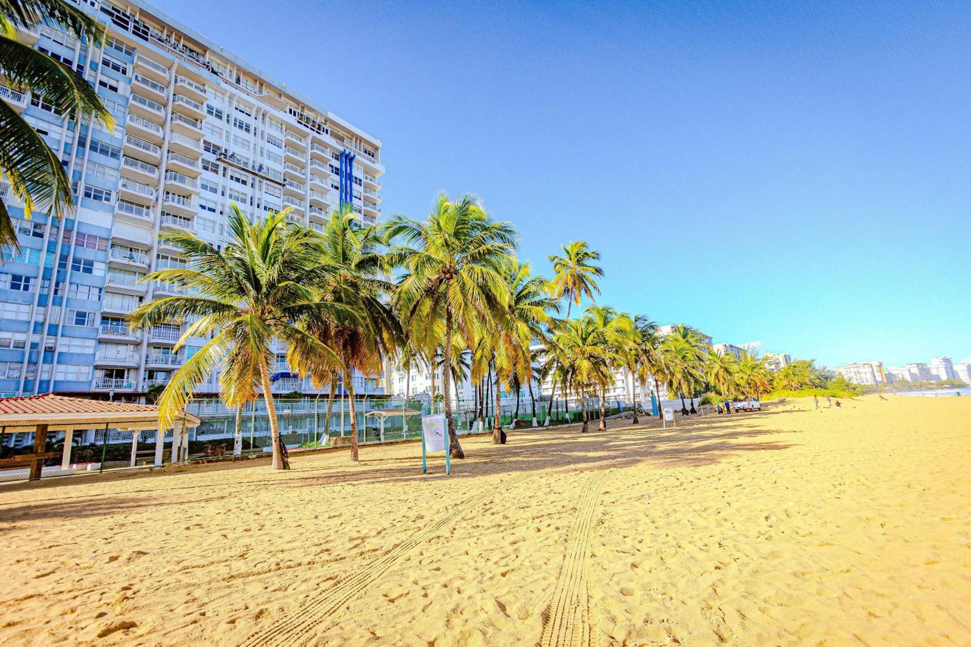Sunset Paradise Cozy Beachfront Escape - Isla Verde San Juan Exteriér fotografie