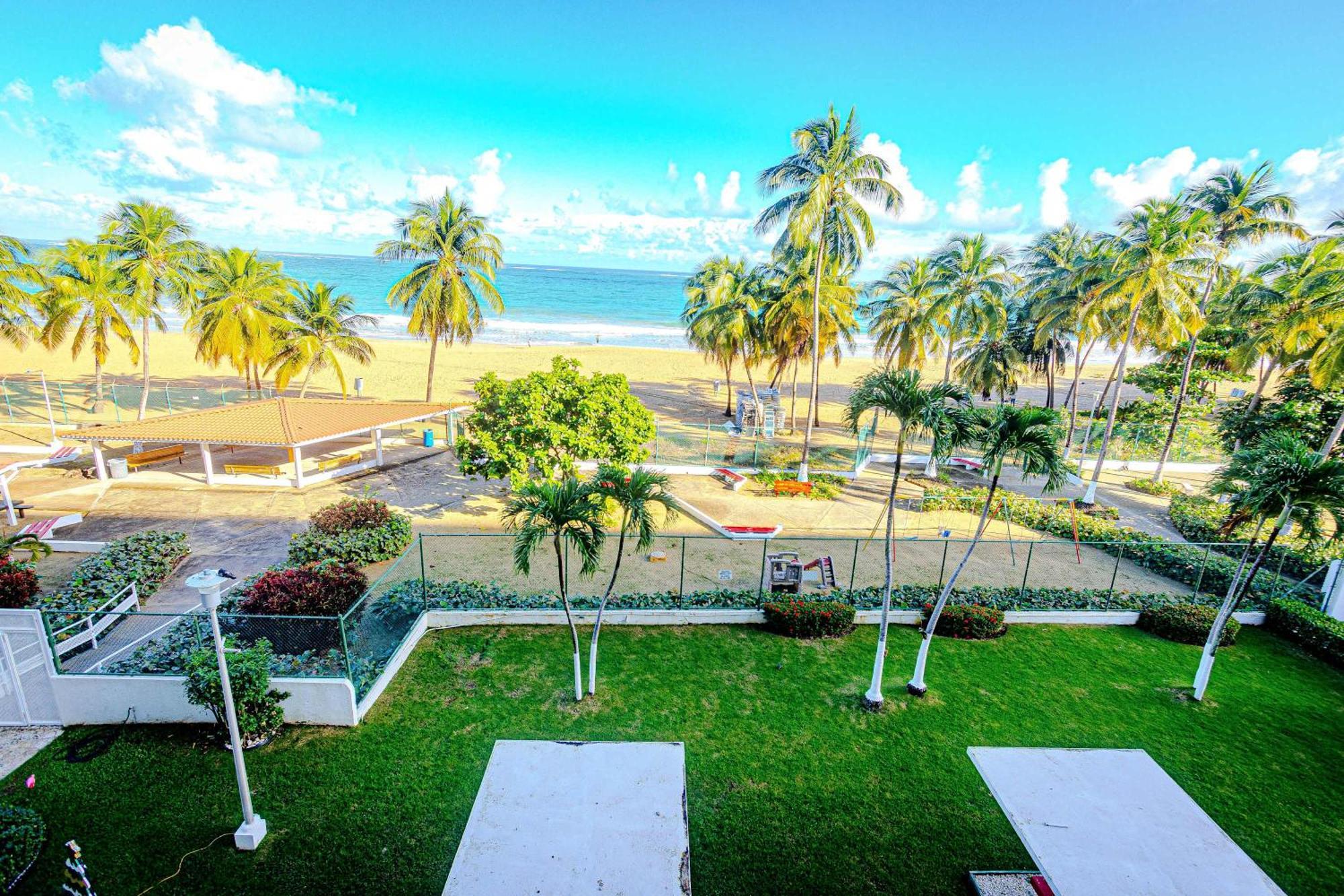 Sunset Paradise Cozy Beachfront Escape - Isla Verde San Juan Exteriér fotografie