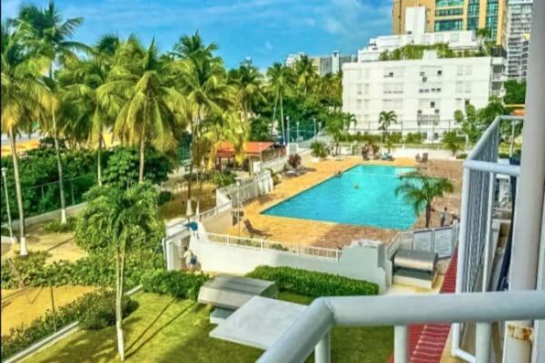 Sunset Paradise Cozy Beachfront Escape - Isla Verde San Juan Exteriér fotografie